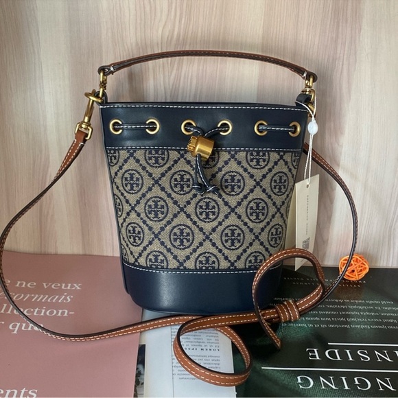 🌟Tory Burch MINI T MONOGRAM BUCKET BAG - Picture 6 of 11